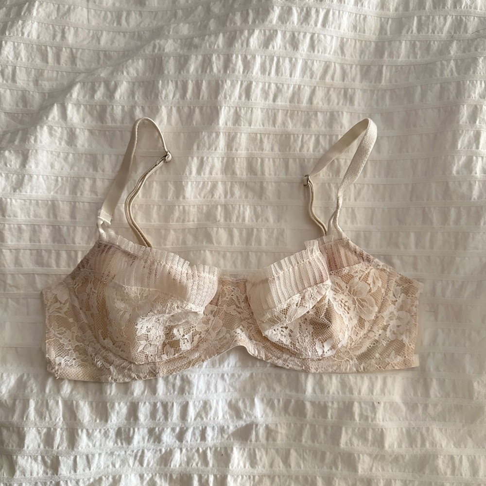 VS Lace Underwire Bra - Cream